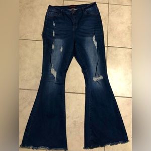 Women High Waisted Bell Bottom Jeans Size 15 Like New